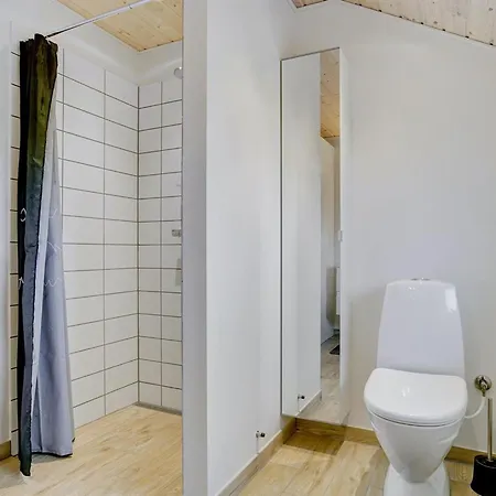 Dom wakacyjny Domi - 1-2km From The Sea By Interhome Bøtø By